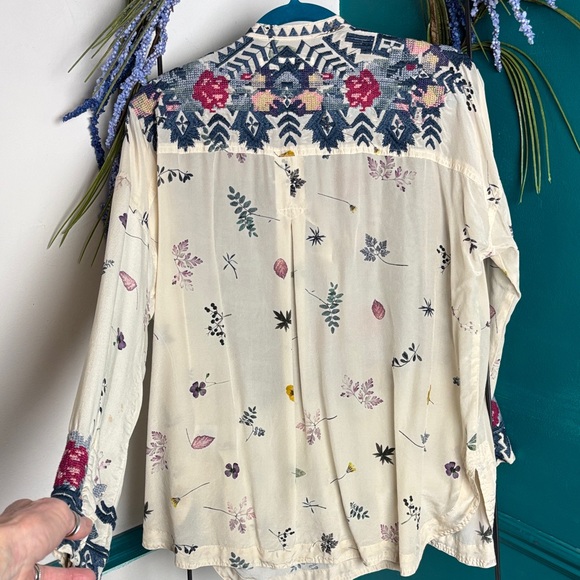 Johnny Was Cream Tunic with Navy and Pink Embroidered Bib - Picture 5 of 5